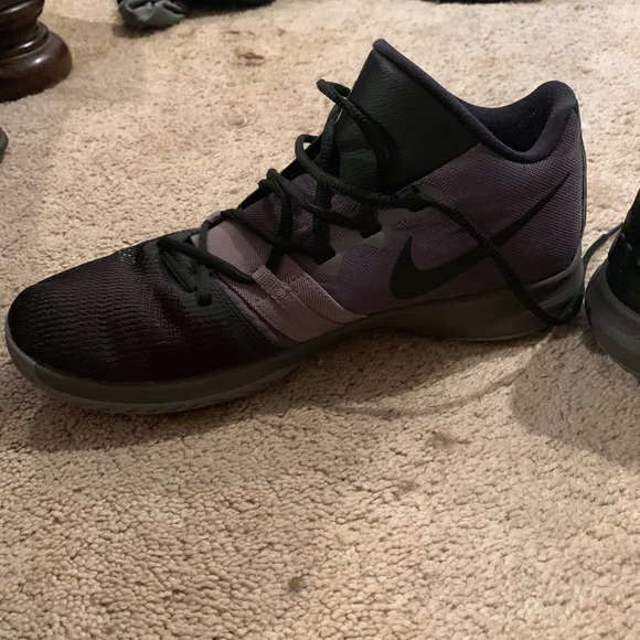 Kyrie Flytrap Black and Gray - Picture 3 of 6